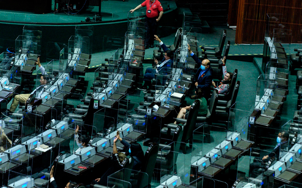 A Morena se le va a dificultar más lograr una reforma, por eso ahora su narrativa de 'nueva Constitución': Cossío | Video