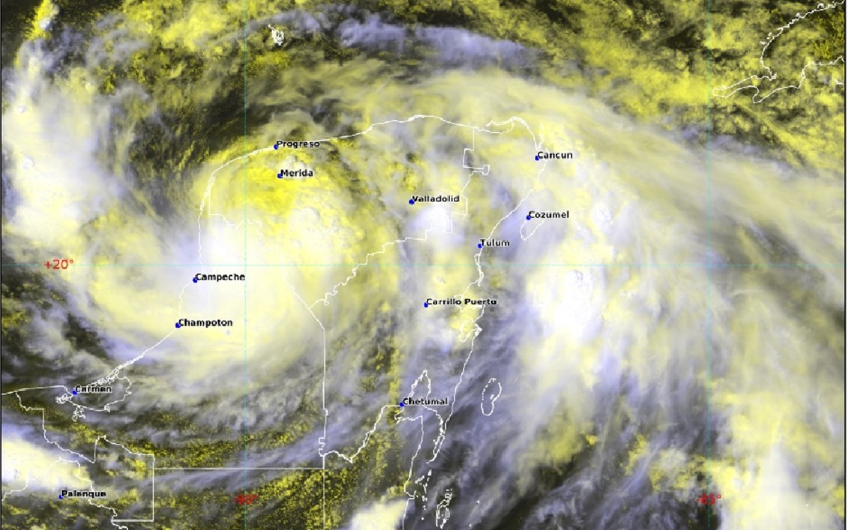 Se degrada Grace a tormenta tropical; reabren aeropuerto internacional de  Cancún | Video | Aristegui Noticias