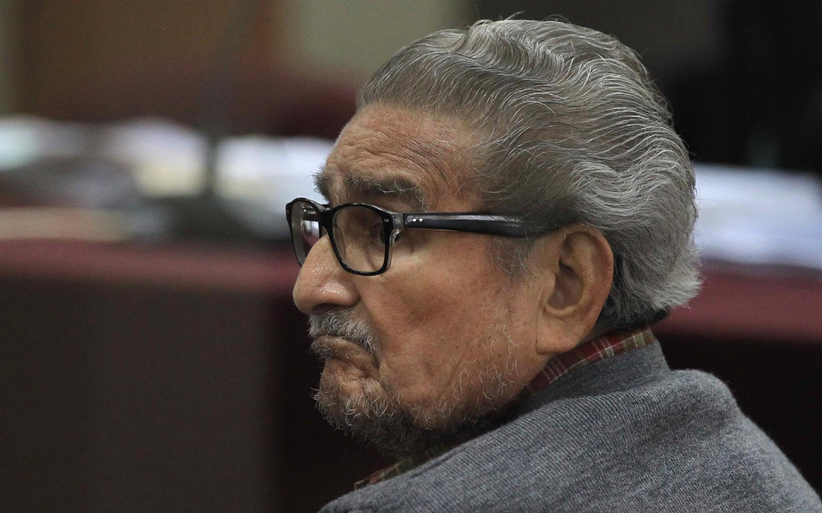 Muere Abimael Guzmán, fundador y líder de Sendero Luminoso en Perú
