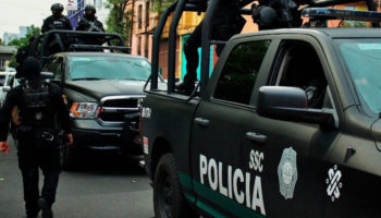 CDMX: Policías pedían 40 mil pesos a motociclistas para liberarlos, denuncian familiares