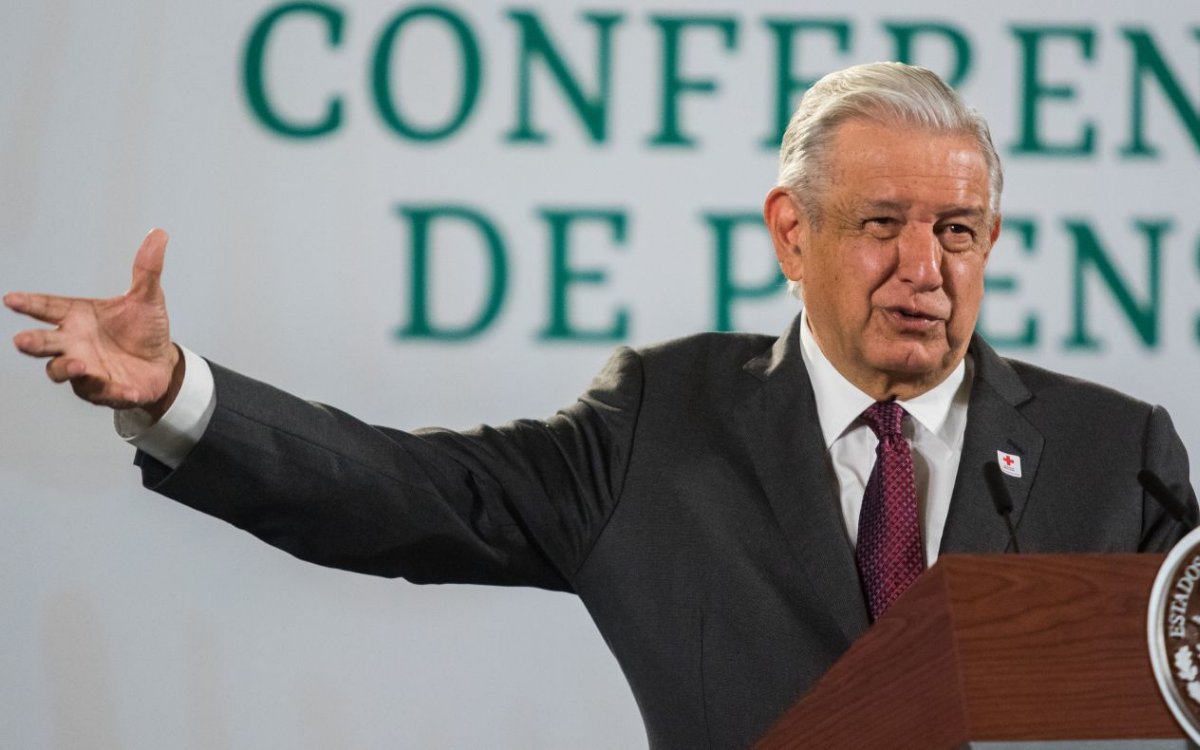 Se lanza AMLO contra VOX y el PAN Se lanza AMLO contra VOX y el PAN