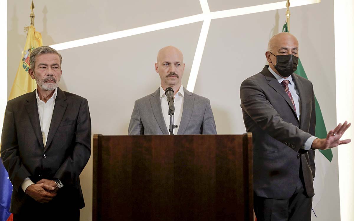 Gobierno y oposición de Venezuela acuerdan en México realizar consultas con actores políticos Gobierno y oposición de Venezuela acuerdan en México realizar consultas con actores políticos