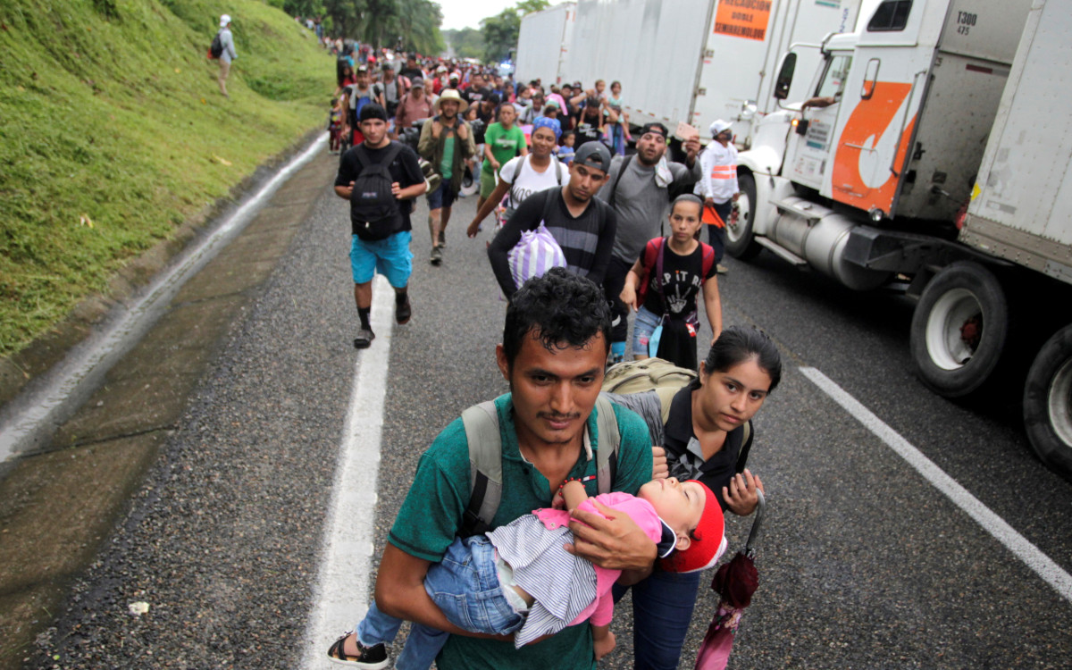 Responsabiliza INM a l deres de caravana por salud e integridad de