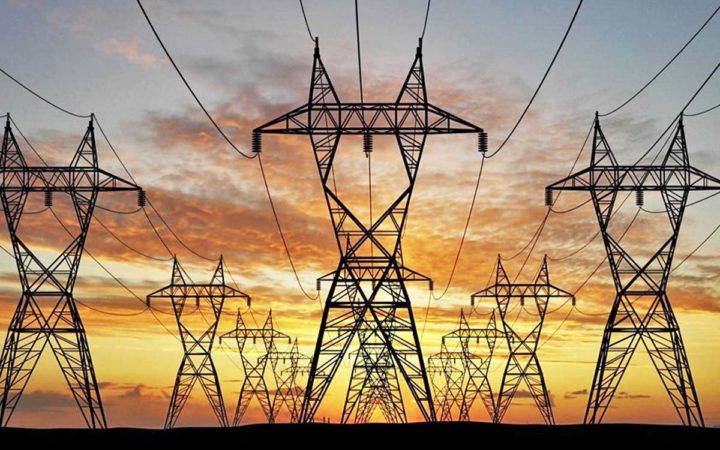 APEDE propone ajustes a reforma eléctrica para proteger a usuarios y garantizar estabilidad de inversiones