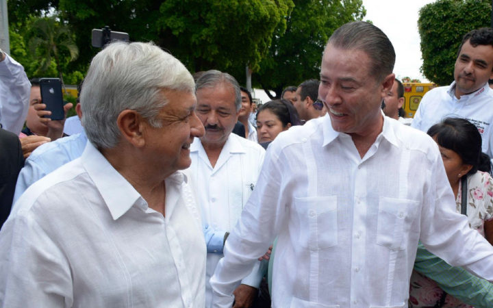 AMLO reitera confianza en Quirino Ordaz pese polémica foto con Carlos Salinas AMLO reitera confianza en Quirino Ordaz pese polémica foto con Carlos Salinas