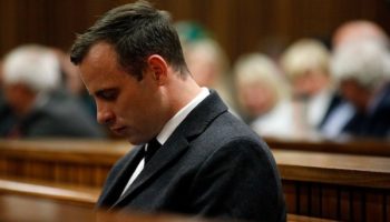 Está Oscar Pistorius cerca de obtener la libertad condicional | Video