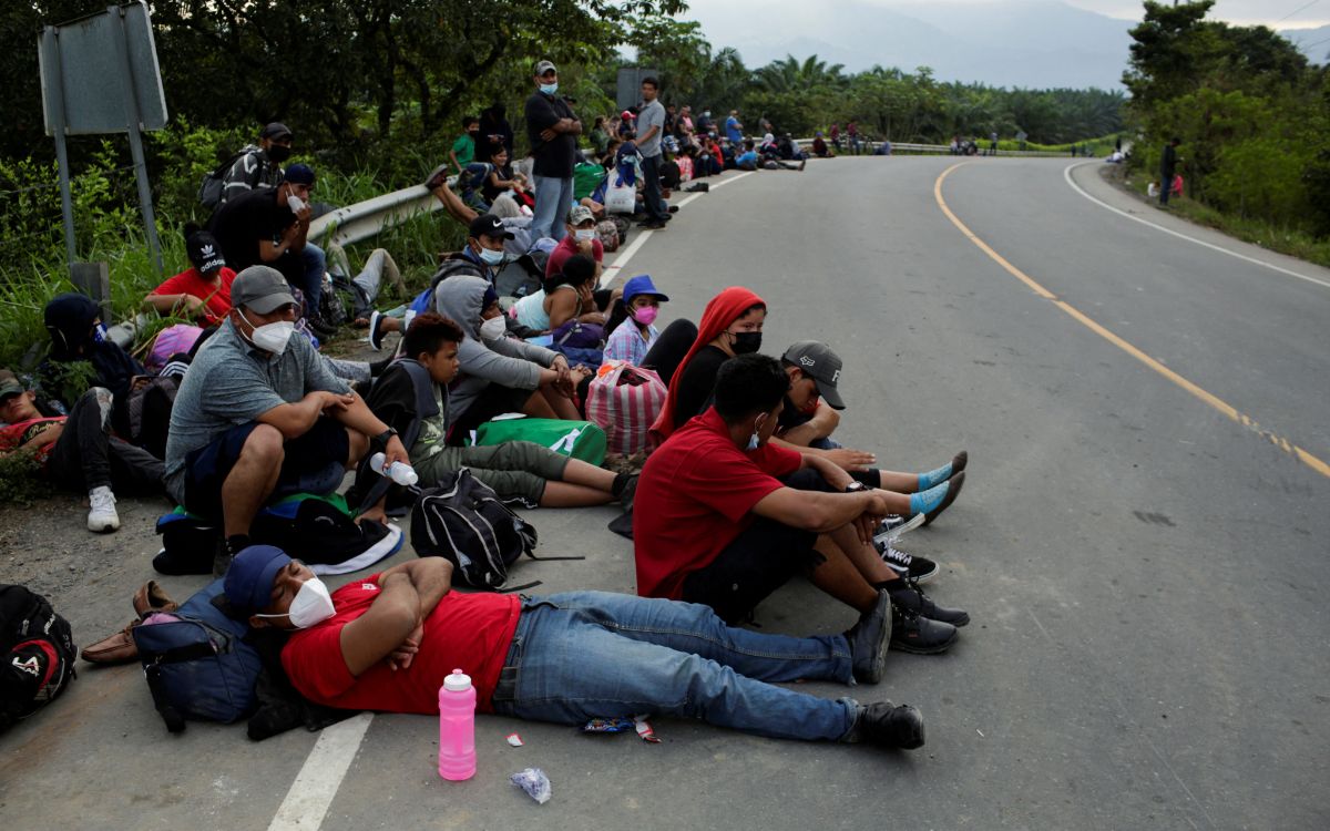 Guatemala frena nueva caravana migrante que viajaba hacia EU