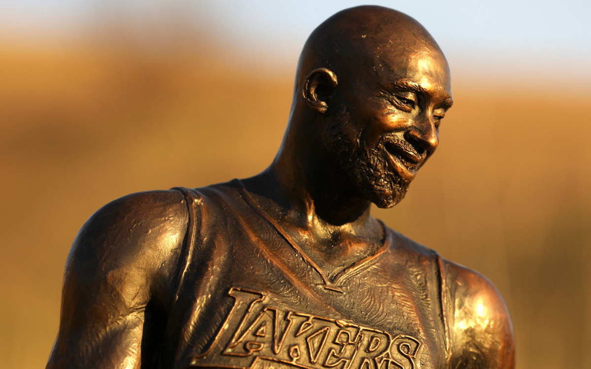 Recuerdan Con Escultura A Kobe Bryant En El Aniversario De Su Muerte ...