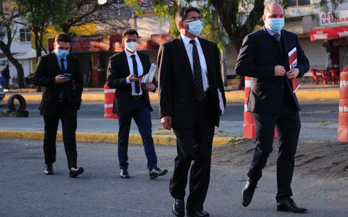 Abogados de Ricardo Anaya acuden a audiencia ante juez federal | Aristegui  Noticias