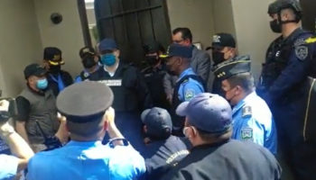 Detienen a expresidente de Honduras por cargos de narcotráfico y armas