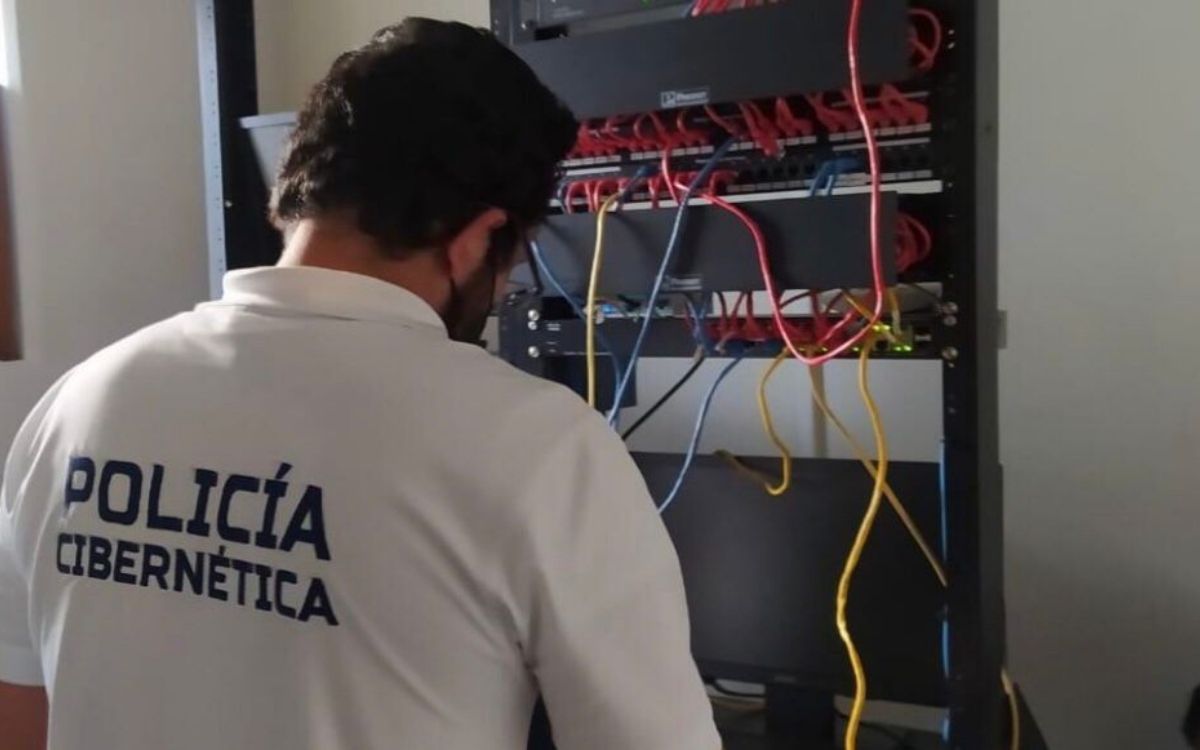 Policía cibernética de SLP descubre red de minado de criptomonedas en un  Conalep | Aristegui Noticias