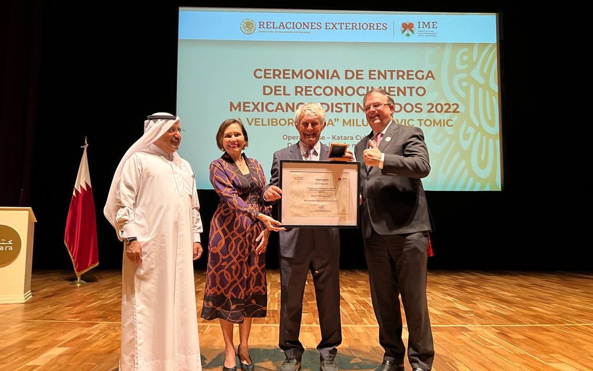 Otorgan a Velibor Milutinovic el galardón "Mexicanos Distinguidos 2022" | Video Otorgan a Velibor Milutinovic el galardón "Mexicanos Distinguidos 2022" | Video