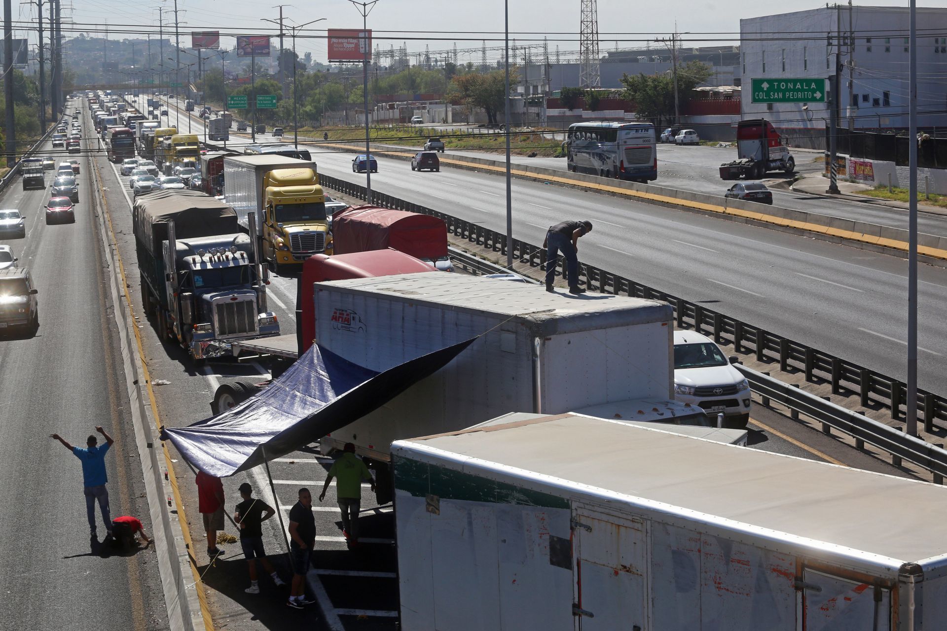 Ante violencia, transportistas protestan en el país | Fotos y video |  Aristegui Noticias