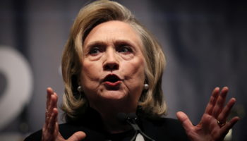 Hillary Clinton niega ante el Congreso que conociera a Epstein o sus delitos