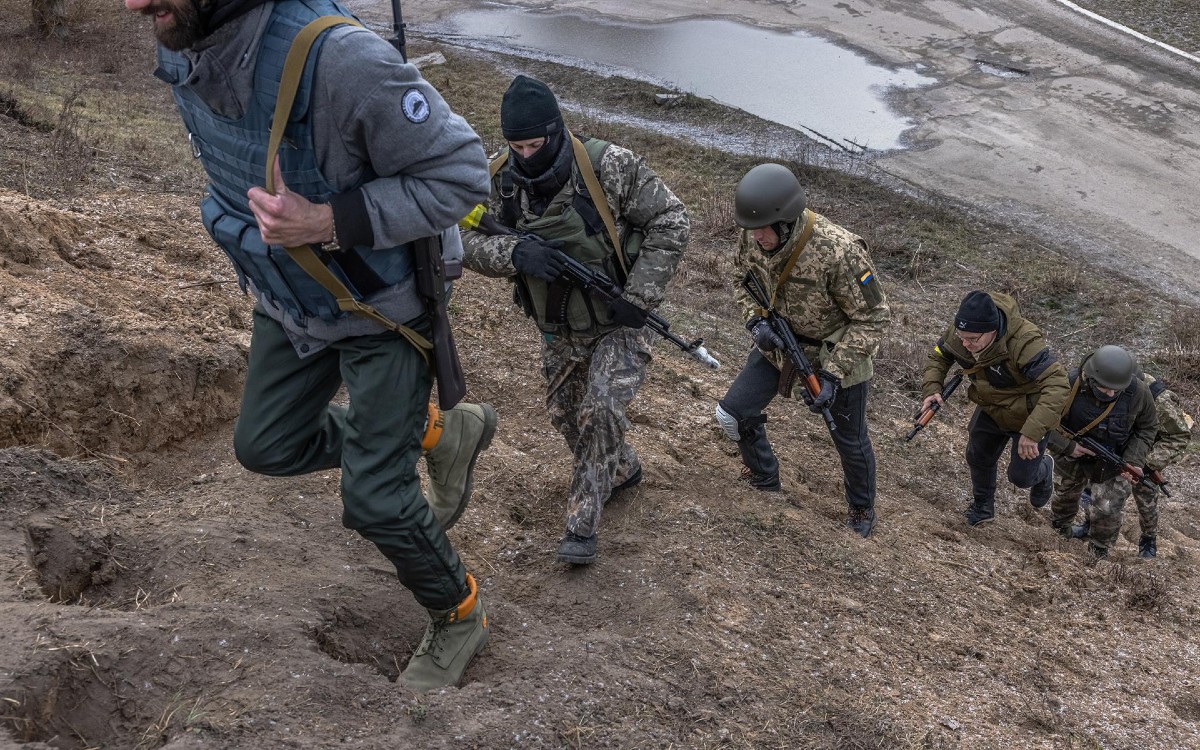 Русские терпят поражения. Украинские военные в бою. Наемники из Сирии в Украине.