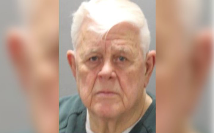 Detienen a pastor de Florida que abusó de menores durante 30 años Detienen a pastor de Florida que abusó de menores durante 30 años