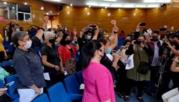 Activistas y periodistas protestan en Diálogos en Morelos