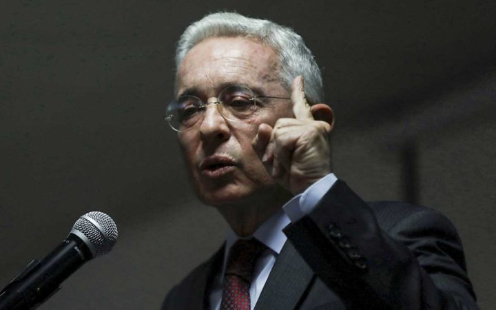 Expresidente colombiano Álvaro Uribe condenado a 12 años de prisión domiciliaria Expresidente colombiano Álvaro Uribe condenado a 12 años de prisión domiciliaria