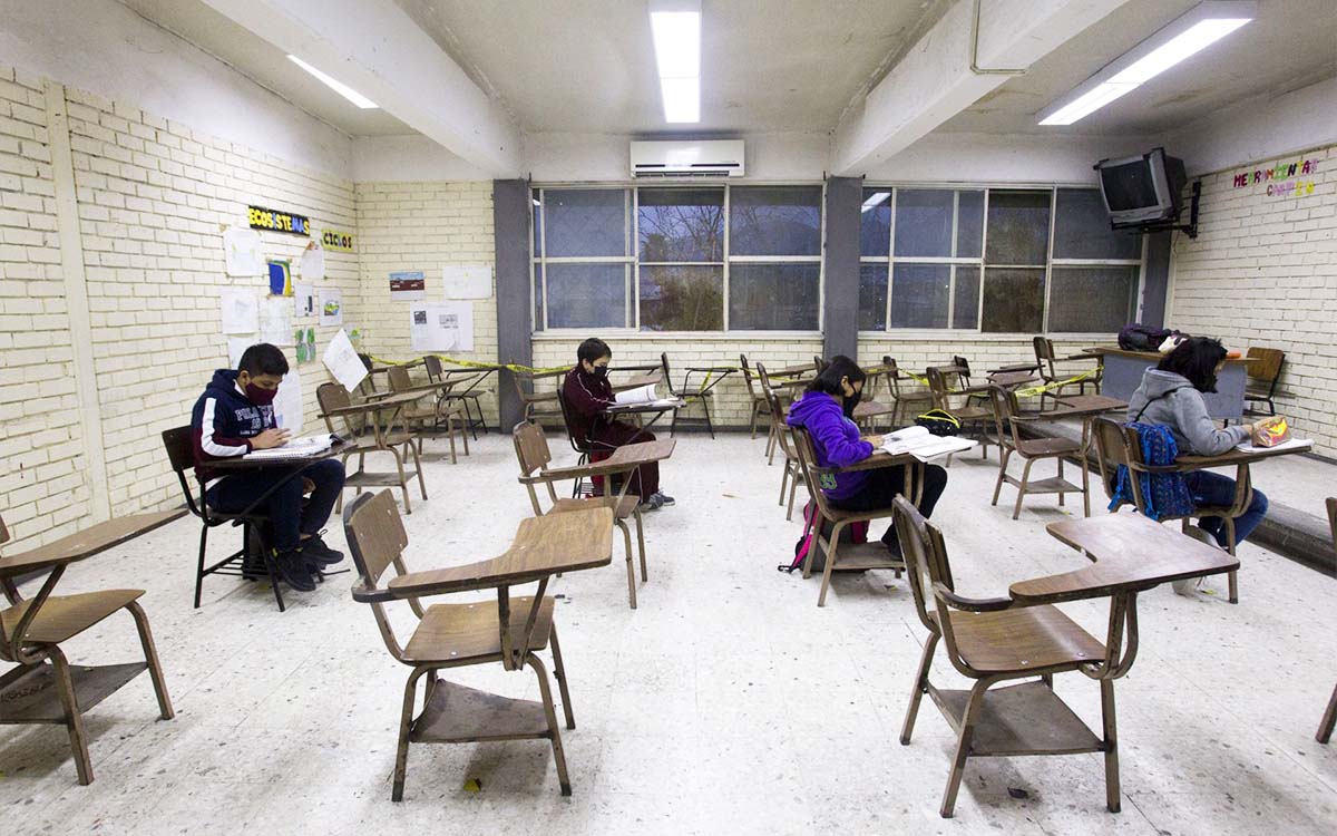 Modelo educativo y libros de texto fomentan 'modelo neoliberal': Arriaga Modelo educativo y libros de texto fomentan 'modelo neoliberal': Arriaga