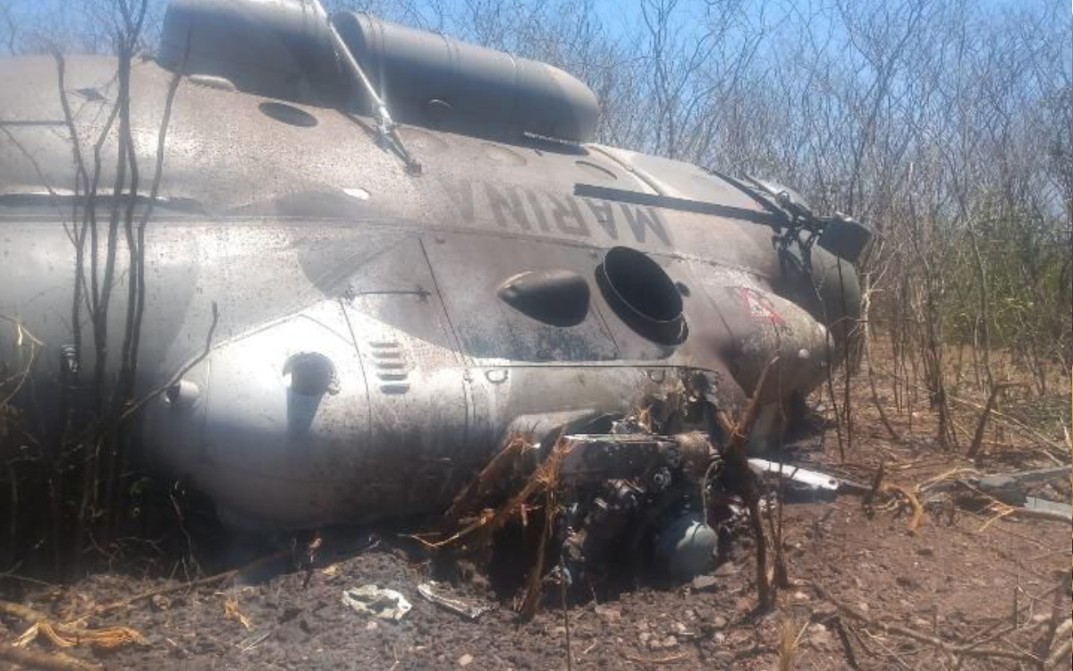 Helicóptero de Marina se desploma en Aeropuerto de Mazatlán | Video Helicóptero de Marina se desploma en Aeropuerto de Mazatlán | Video
