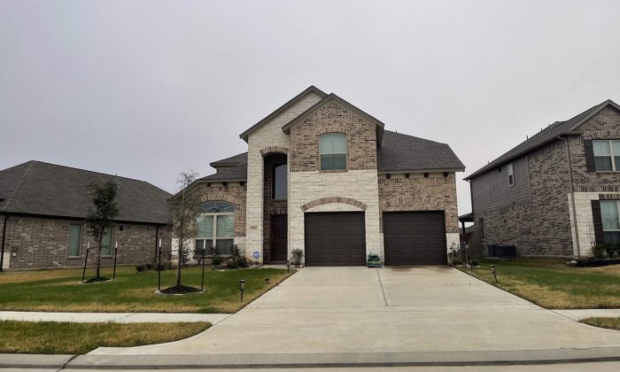 La casa que Carmelina compró en Houston está a 15 minutos de distancia de la residencia que ocupa el hijo mayor de AMLO. Fotografía: Lucía Vergara | MCCI