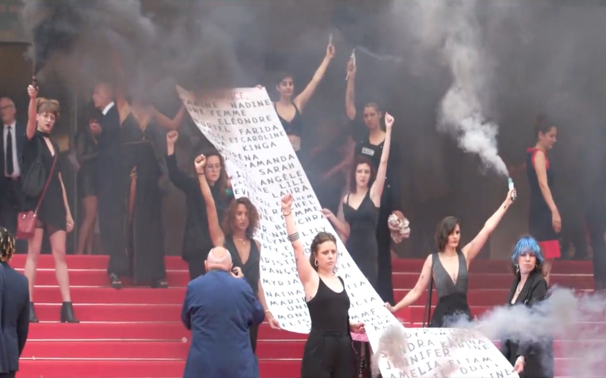 Protesta contra feminicidios se adueña de la alfombra roja de Cannes Protesta contra feminicidios se adueña de la alfombra roja de Cannes