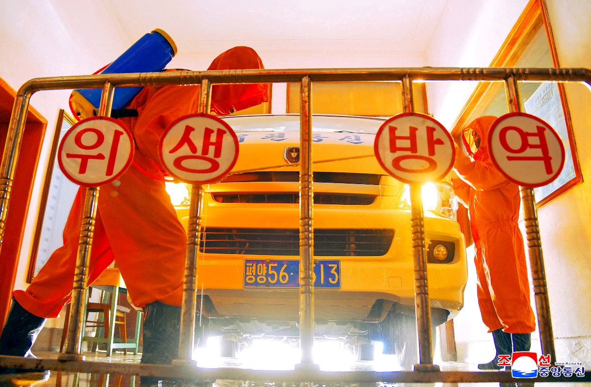 Fotogalería de la vida diaria | Norcorea: ¿es Covid-19 o solo fiebre?; la invasión de cámaras en Cannes... Fotogalería de la vida diaria | Norcorea: ¿es Covid-19 o solo fiebre?; la invasión de cámaras en Cannes...