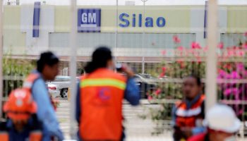 GM podría cerrar parte de su producción en México por aranceles de Trump
