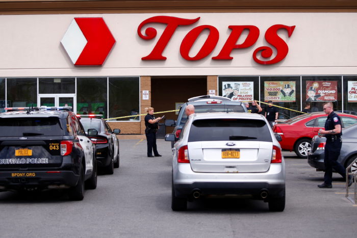 Diez personas han muerto en un tiroteo en un supermercado en Buffalo, Nueva York