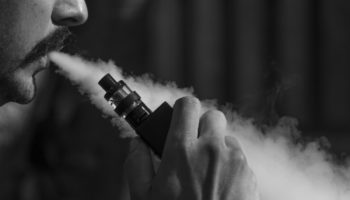 OMS pide prohibición de vaporizadores con sabor y controles similares a los del tabaco