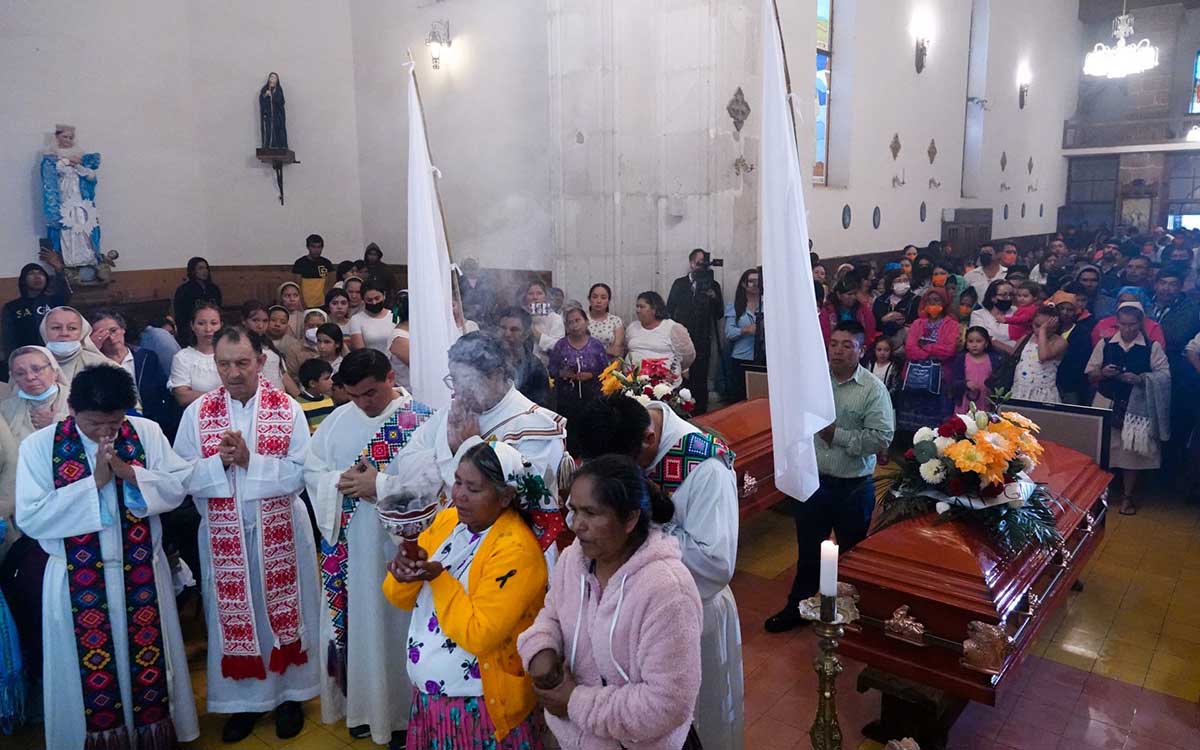 Chihuahua Cuerpos De Sacerdotes Jesuitas Regresan A Parroquia De Cerocahui Donde Fueron 9129