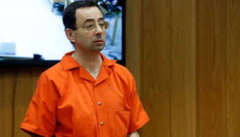 Larry Nassar, condenado por abuso sexual, apuñalado en prisión