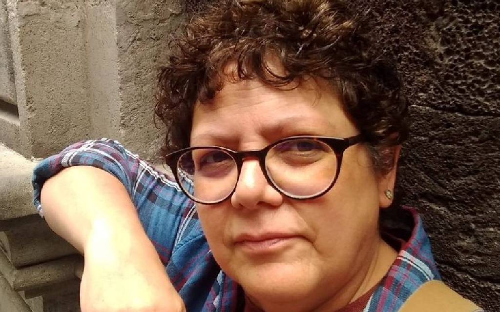 La poeta Odette Alonso imparte plática sobre literatura lésbica