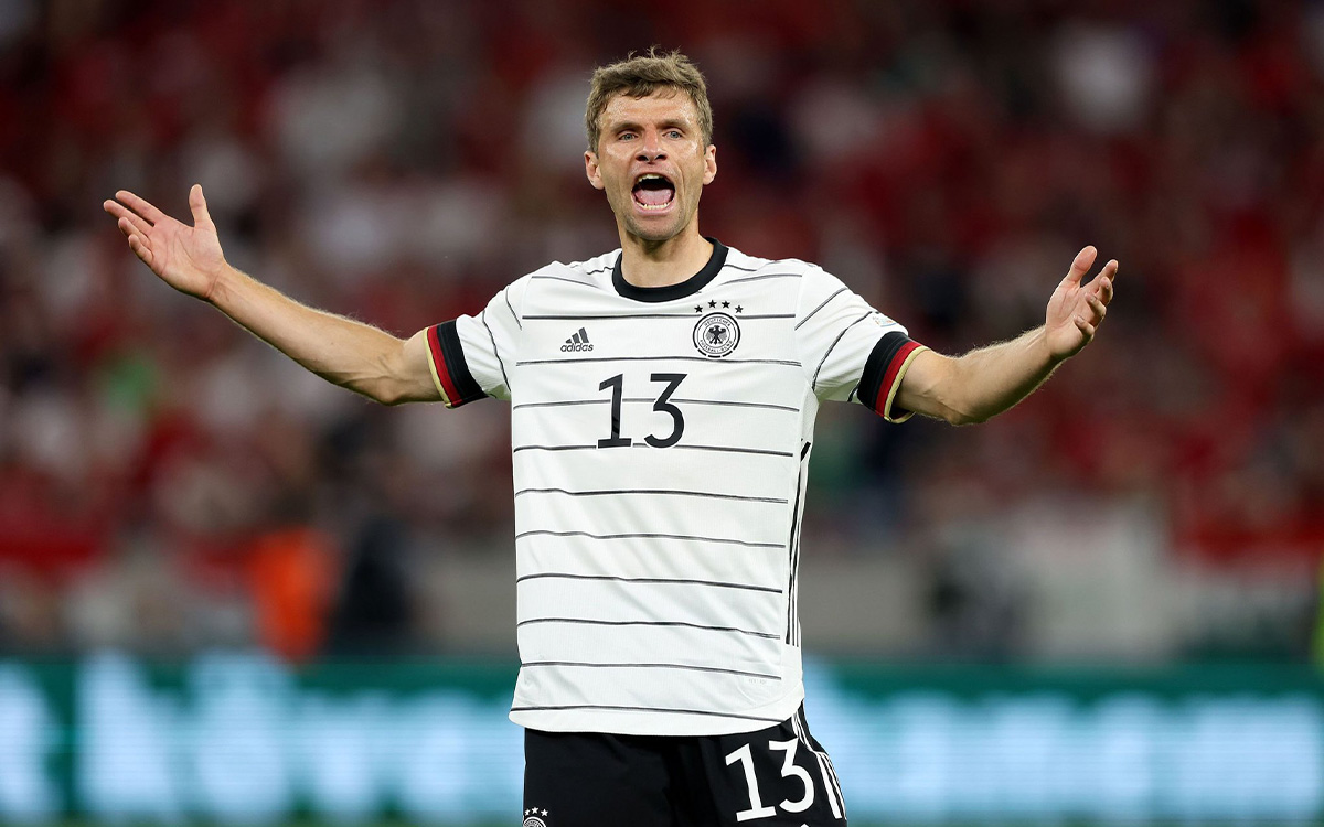 Thomas Müller considera que está lejos la igualdad salarial entre hombres y mujeres en el futbol germano | Video Thomas Müller considera que está lejos la igualdad salarial entre hombres y mujeres en el futbol germano | Video