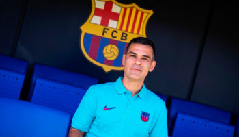 ¿Podría Rafa Márquez sustituir a Xavi Hernández en el Barça?