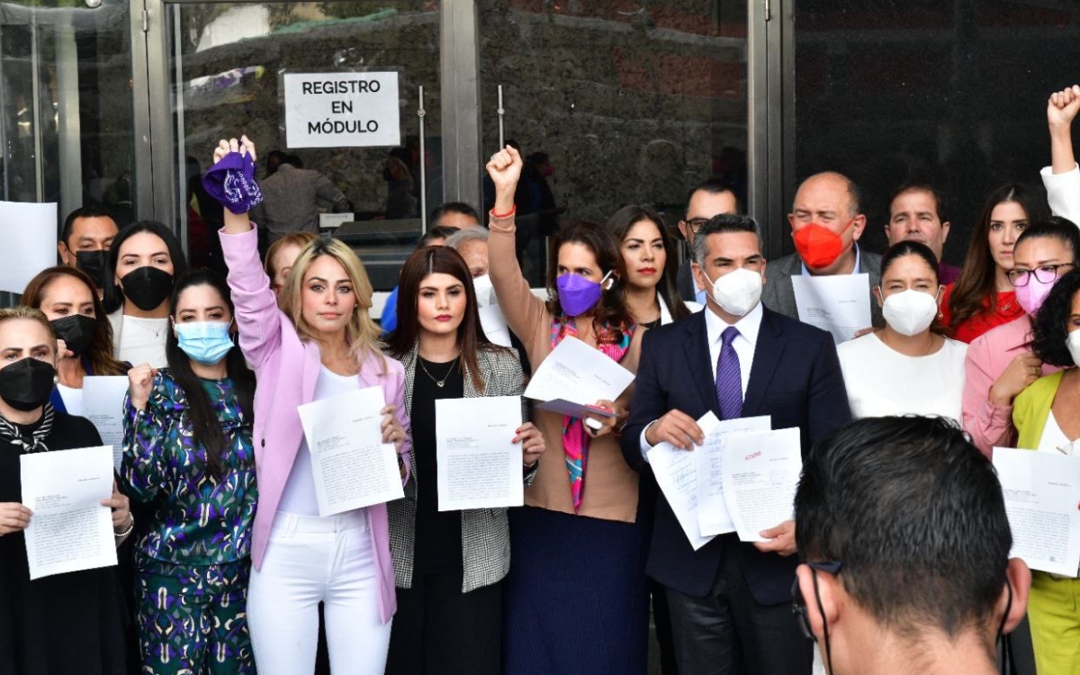 Diputadas del PRI y 'Alito' denuncian a Sansores ante la FGR; gobernadora  dice que Moreno las 'tiene en el puño' por fotos | Aristegui Noticias