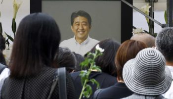 Realizan en un templo budista de Tokio el funeral del ex primer ministro de Japón Shinzo Abe