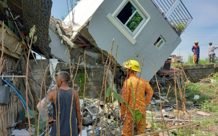 Al menos 5 muertos terremoto de 7.1 en Filipinas | Video Al menos 5 muertos terremoto de 7.1 en Filipinas | Video