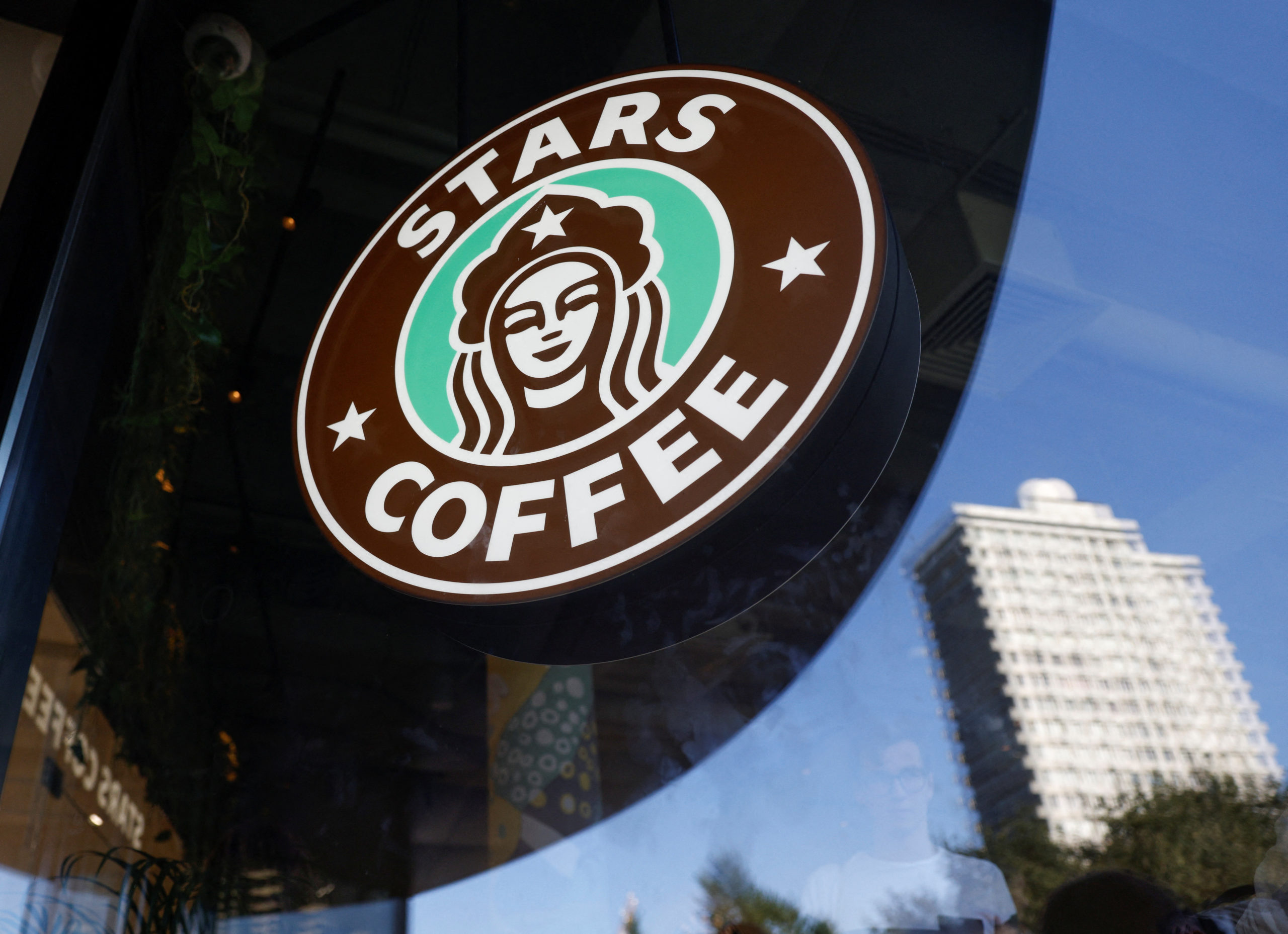 Hola, Stars Coffee: conoce la versión rusa de Starbucks | Aristegui Noticias