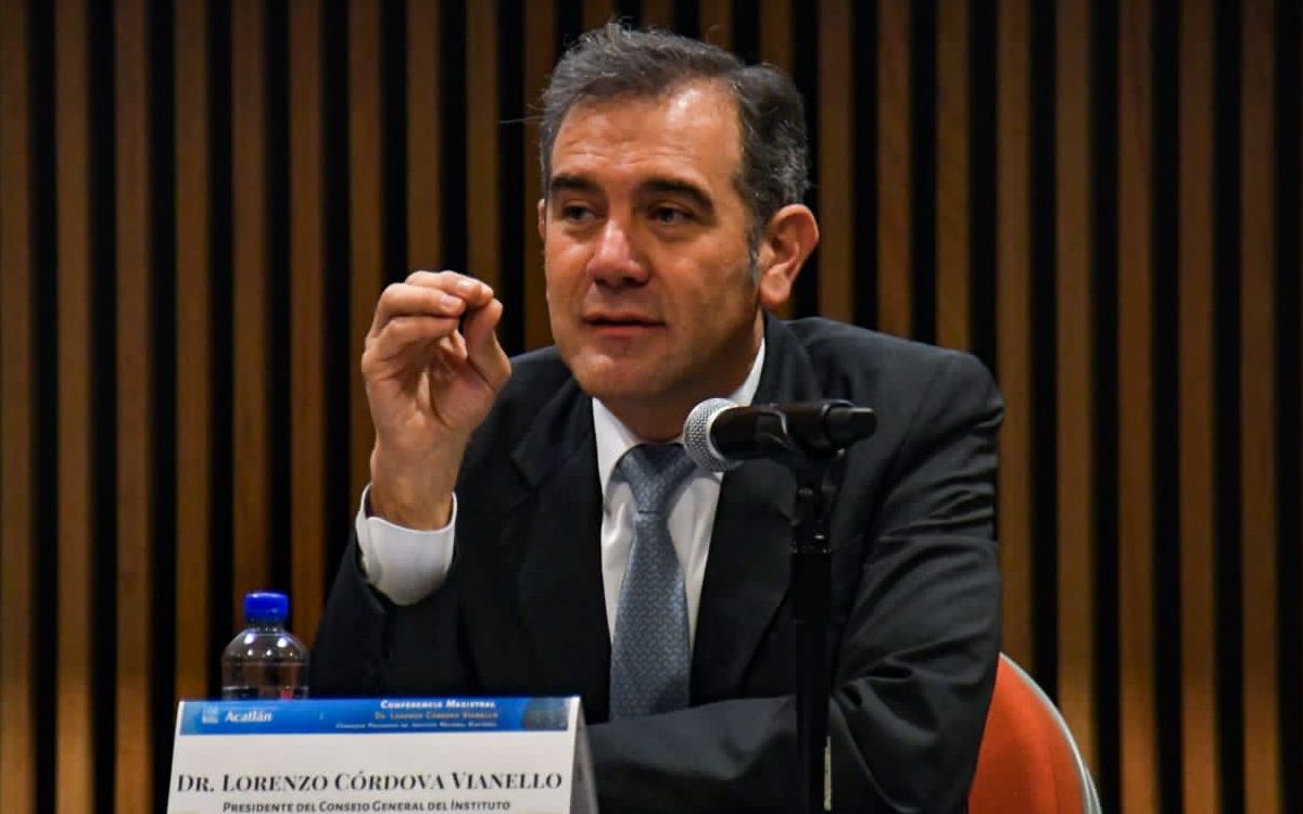 Increpan a Lorenzo Córdova: ‘usted es un racista y no es bienvenido en ...