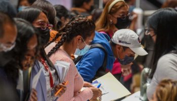 Crisis económica ha traído una ‘generación perdida’ de jóvenes latinos: UNICEF