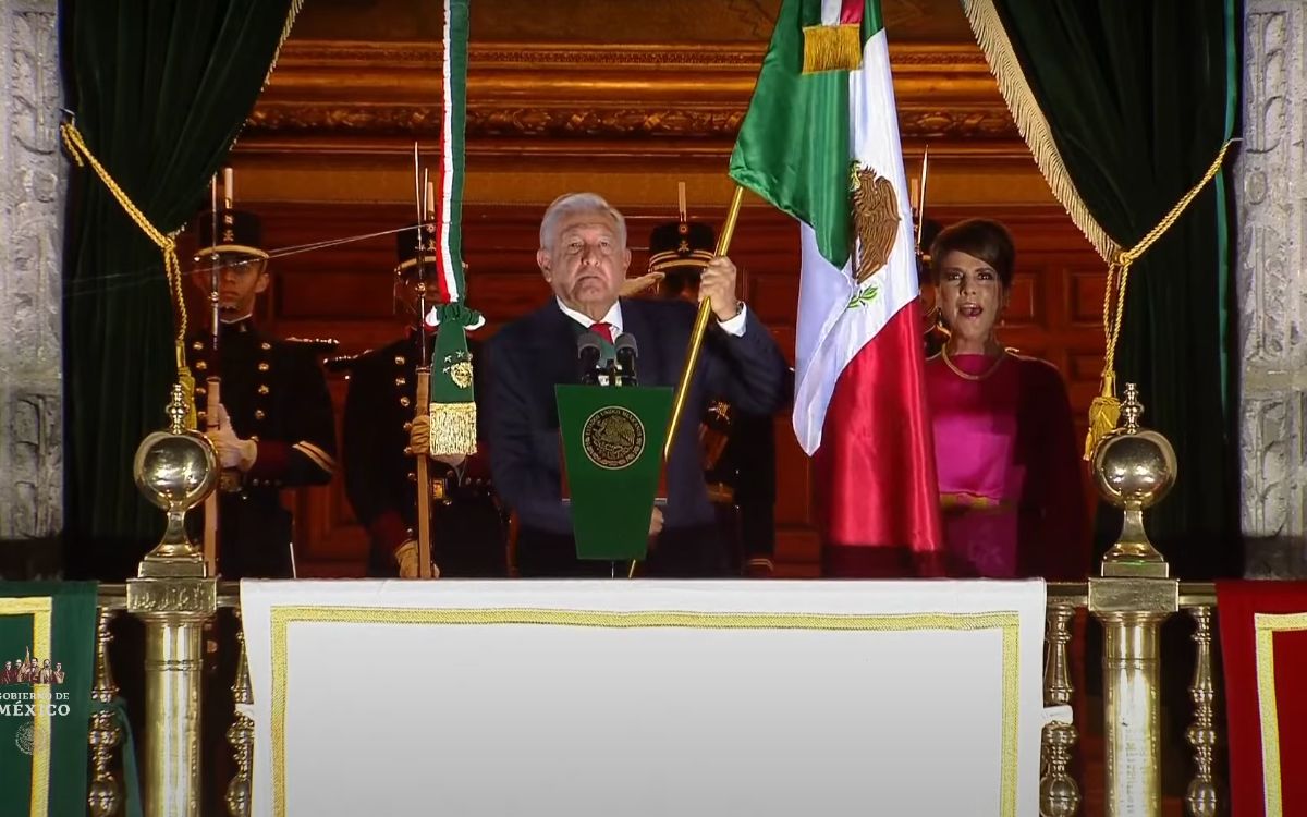 Encabeza Amlo El Grito De Independencia Agrega ‘muera La Corrupción El Clasismo Y El Racismo 6947