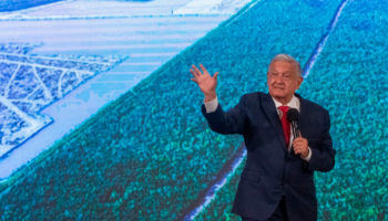 Expone AMLO con videos devastación de Calica y Xcaret | Entérate