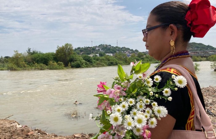 Con flores, música y bailes tradicionales rinden tributo al “Río Grande de  Tehuantepec” / Gui´gu Roo Gui'si | Aristegui Noticias