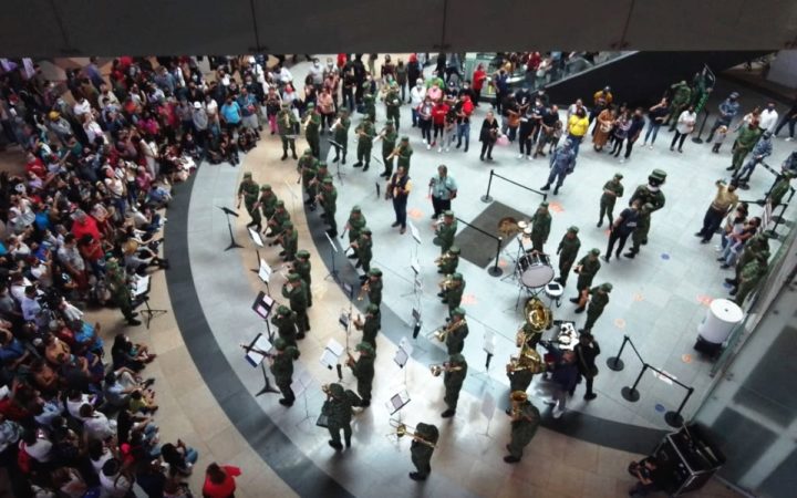 Ejército y Fuerza Aérea Mexicanos realizarán 5 'flash mob' por fiestas patrias Ejército y Fuerza Aérea Mexicanos realizarán 5 'flash mob' por fiestas patrias