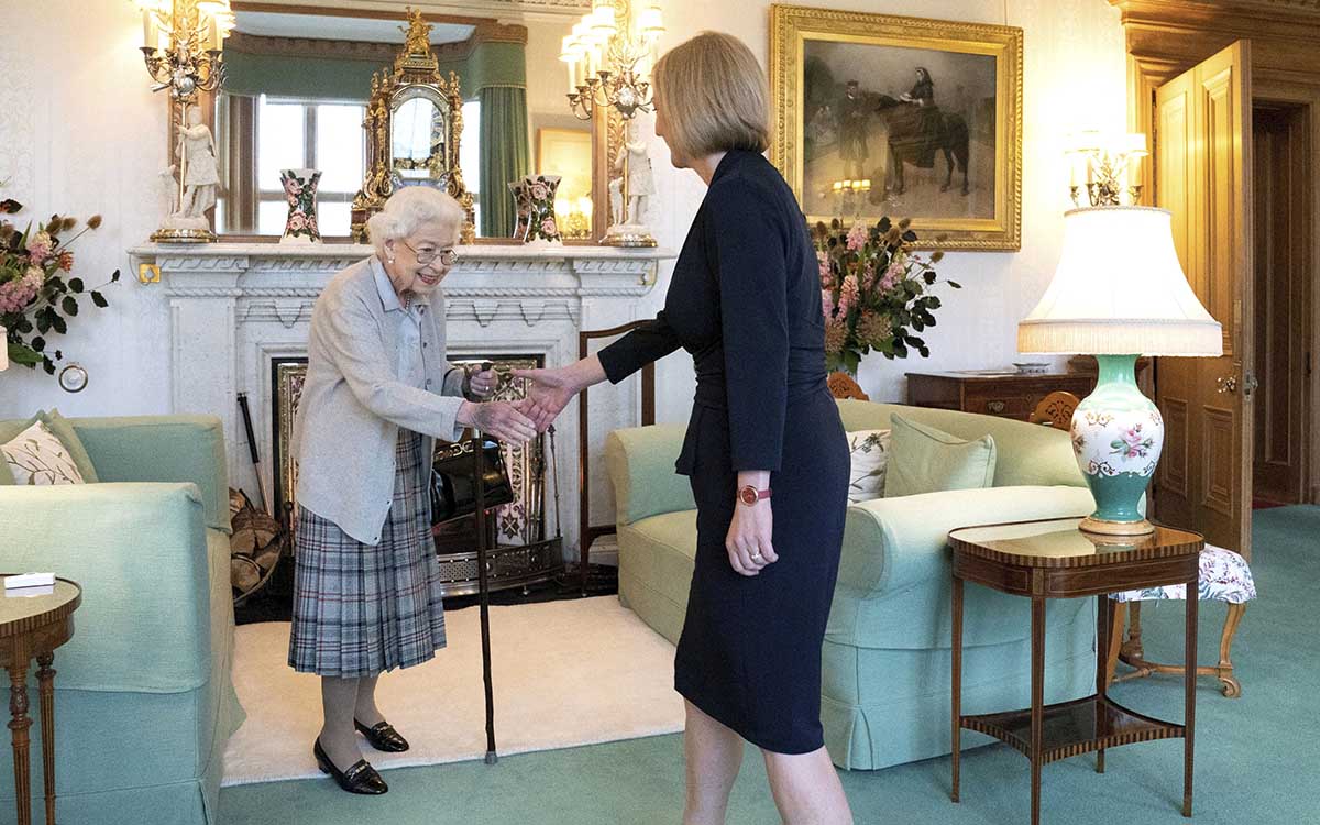 liz truss reina isabel