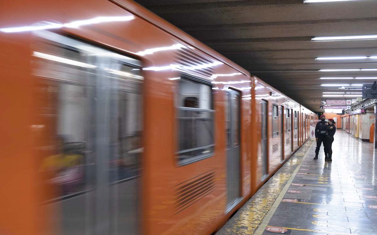 Estos son los horarios del Metro y Metrobús en la CDMX para el 15 y 16 de  septiembre | Aristegui Noticias