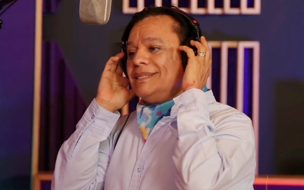 Un momento de teatro Tributo a Juan Gabriel Video Aristegui Noticias