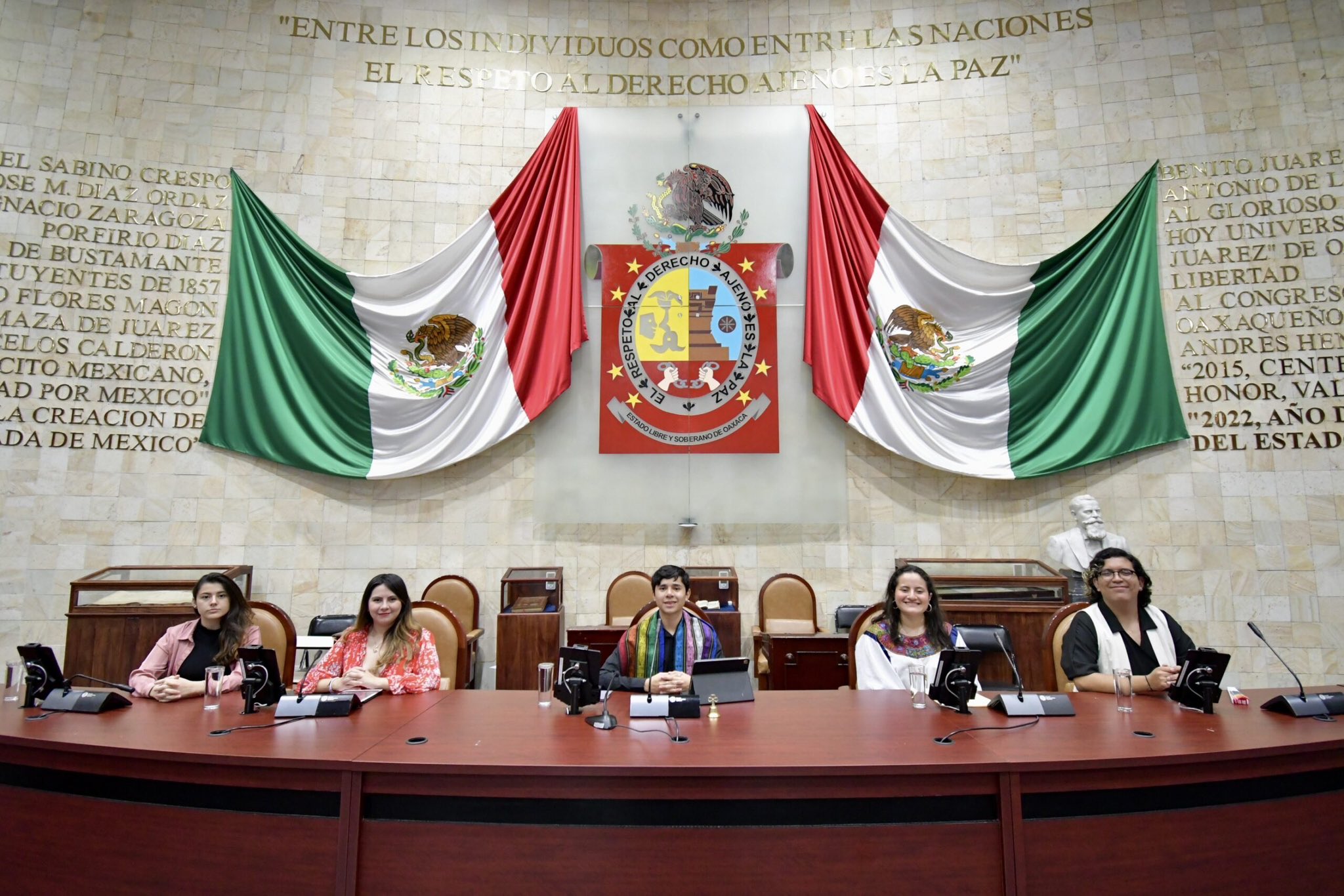 Oaxaca sigue haciendo historia: realiza el primer parlamento LGBTIQ+ a  nivel nacional | Aristegui Noticias