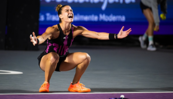 WTA Finals: Es Maria Sakkari la primera semifinalista | Video